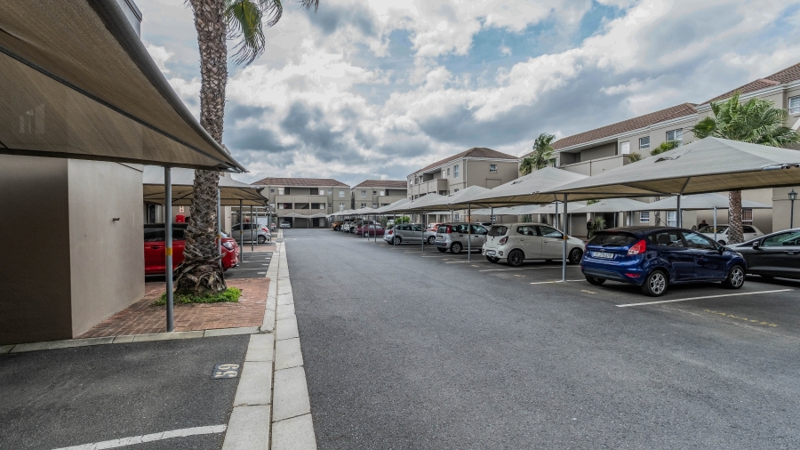 2 Bedroom Property for Sale in Uitzicht Western Cape